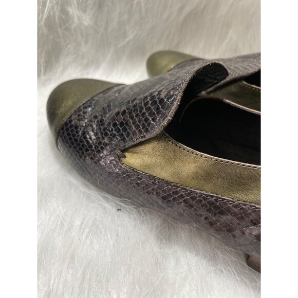 Sesto Meucci Womens Snake Embossed Leather Loafers With Metallic Green Cap Toe - Picture 5 of 7